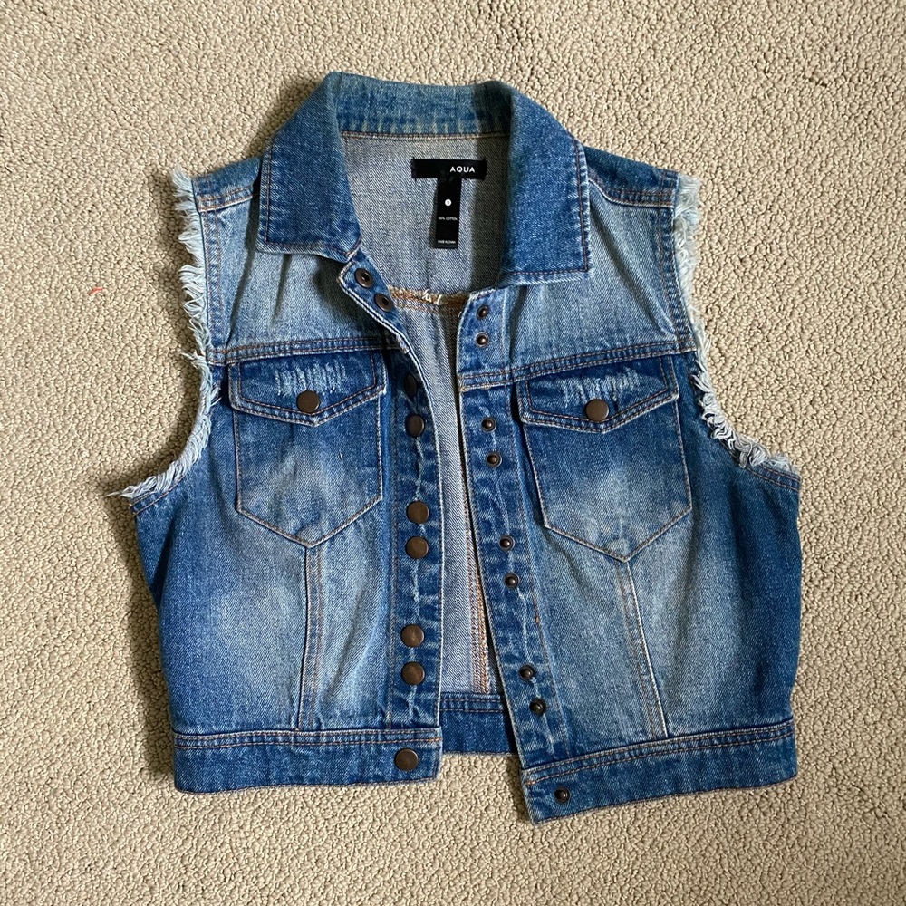 AQUA Jean Cropped Vest sz S